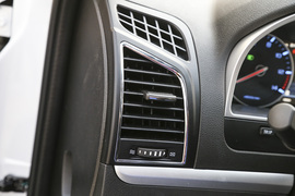 2017款吉利帝豪EV300尊贵型