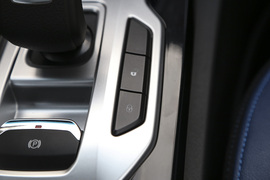 2017款吉利帝豪EV300尊贵型