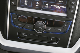 2017款吉利帝豪EV300尊贵型