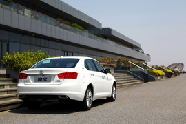 试驾北汽绅宝D系列2.0T豪华版