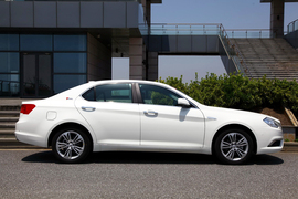 试驾北汽绅宝D系列2.0T豪华版