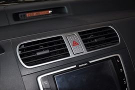 2013款铃木雨燕1.5L运动型AT