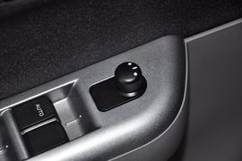 2013款铃木雨燕1.5L运动型AT
