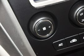 2013款吉利英伦SX7