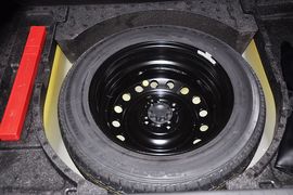 2013款丰田威驰1.6GL-i自动型尚天窗版