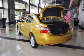 2013款丰田威驰1.6GL-i自动型尚天窗版