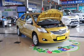 2013款丰田威驰1.6GL-i自动型尚天窗版