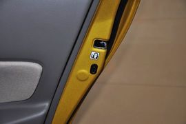 2013款丰田威驰1.6GL-i自动型尚天窗版