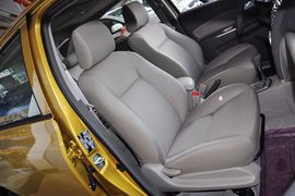 2013款丰田威驰1.6GL-i自动型尚天窗版