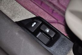 2013款丰田威驰1.6GL-i自动型尚天窗版