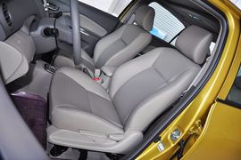 2013款丰田威驰1.6GL-i自动型尚天窗版