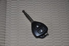 2013款丰田威驰1.6GL-i自动型尚天窗版