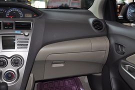 2013款丰田威驰1.6GL-i自动型尚天窗版
