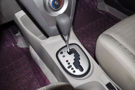 2013款丰田威驰1.6GL-i自动型尚天窗版
