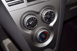 2013款丰田威驰1.6GL-i自动型尚天窗版