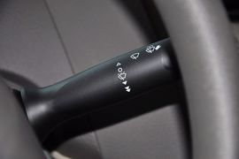 2013款丰田威驰1.6GL-i自动型尚天窗版