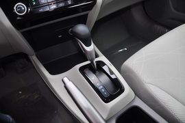 2013款本田思域1.8L十周年纪念自动舒适版