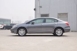 2013款本田思域1.8L十周年纪念自动豪华版