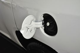 2013款Jeep指南者2.0L炫黑豪华版