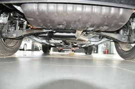 2013款Jeep指南者2.0L炫黑豪华版