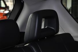 2013款Jeep指南者2.0L炫黑豪华版