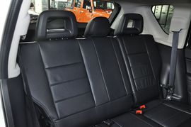 2013款Jeep指南者2.0L炫黑豪华版
