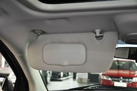 2013款Jeep指南者2.0L炫黑豪华版