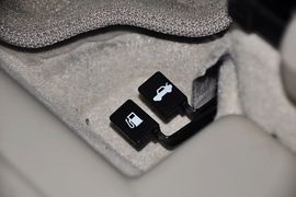 2012款铃木天语尚悦1.6L手动实用型升级版