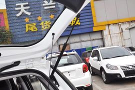 2013款铃木天语SX4锐骑1.6L自动运动型