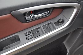 2013款铃木天语SX4锐骑1.6L自动运动型
