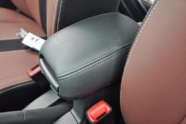2013款铃木天语SX4锐骑1.6L自动运动型