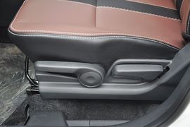 2013款铃木天语SX4锐骑1.6L自动运动型