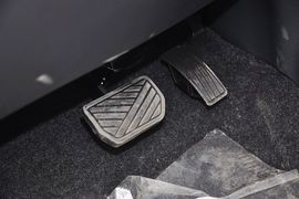 2013款铃木天语SX4锐骑1.6L自动运动型