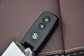 2013款铃木天语SX4锐骑1.6L自动运动型
