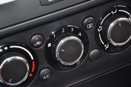 2013款铃木天语SX4锐骑1.6L自动运动型