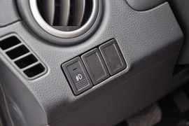2013款铃木天语SX4锐骑1.6L自动运动型