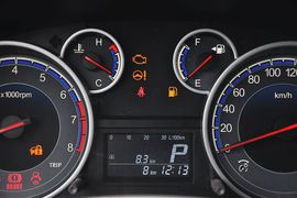 2013款铃木天语SX4锐骑1.6L自动运动型