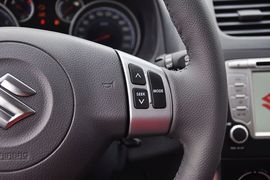 2013款铃木天语SX4锐骑1.6L自动运动型
