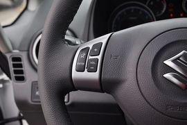 2013款铃木天语SX4锐骑1.6L自动运动型