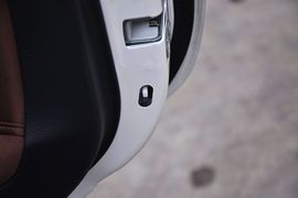 2013款铃木天语SX4酷锐1.6L手动灵动型