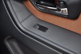 2013款铃木天语SX4酷锐1.6L手动灵动型