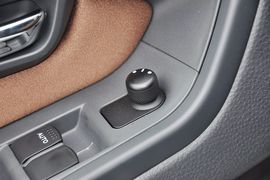 2013款铃木天语SX4酷锐1.6L手动灵动型