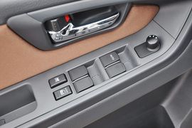 2013款铃木天语SX4酷锐1.6L手动灵动型