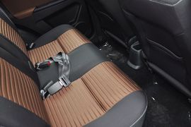 2013款铃木天语SX4酷锐1.6L手动灵动型