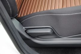2013款铃木天语SX4酷锐1.6L手动灵动型