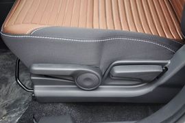 2013款铃木天语SX4酷锐1.6L手动灵动型