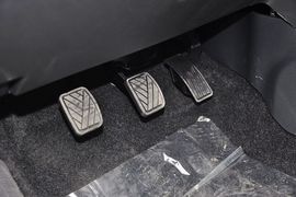 2013款铃木天语SX4酷锐1.6L手动灵动型