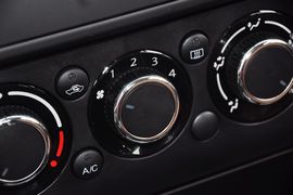 2013款铃木天语SX4酷锐1.6L手动灵动型