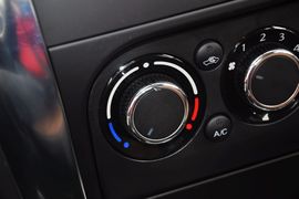 2013款铃木天语SX4酷锐1.6L手动灵动型