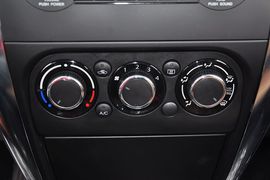 2013款铃木天语SX4酷锐1.6L手动灵动型